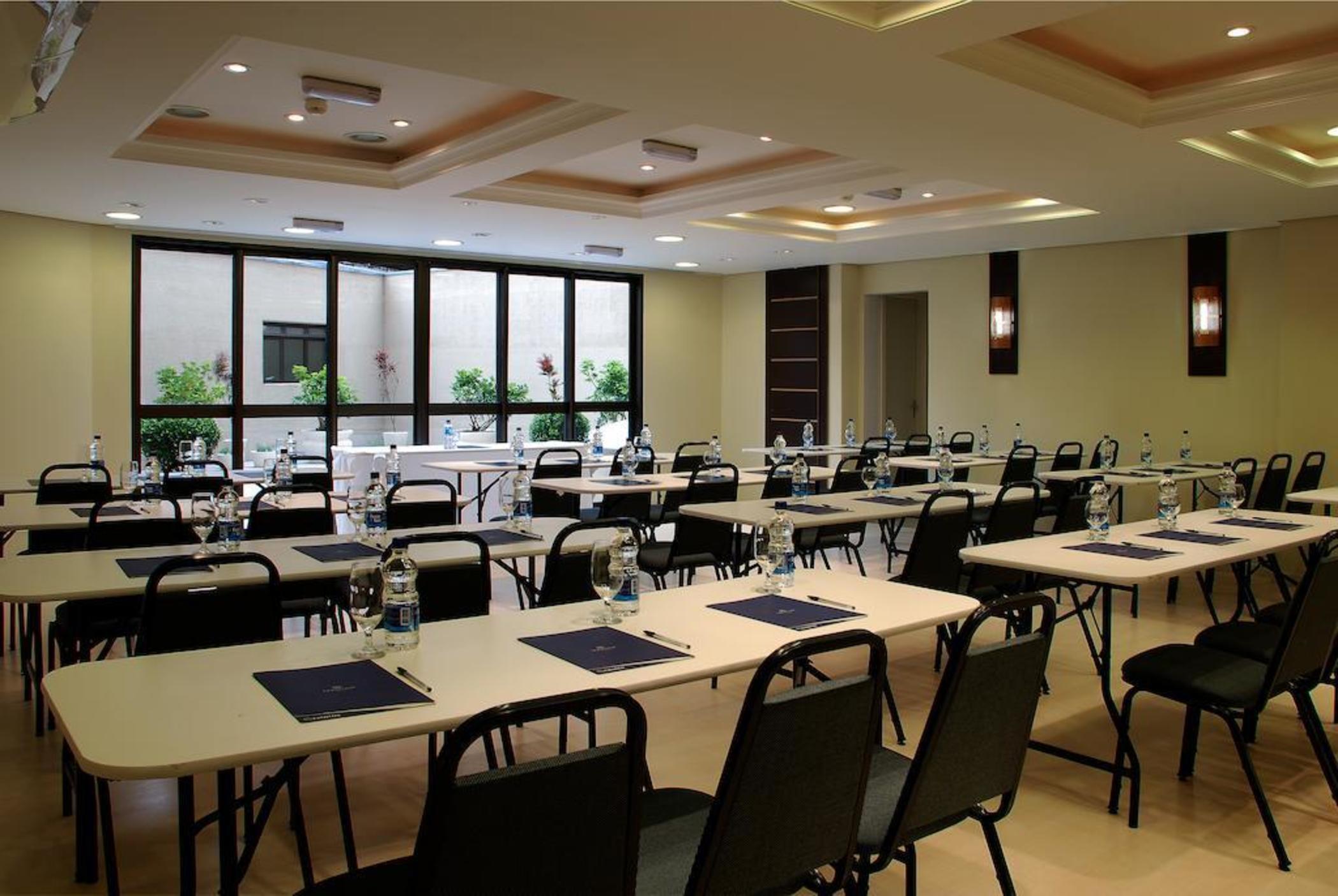 Master Curitiba Hotel - 1,6 Km Do Estadio Couto Pereira - Show Exterior photo